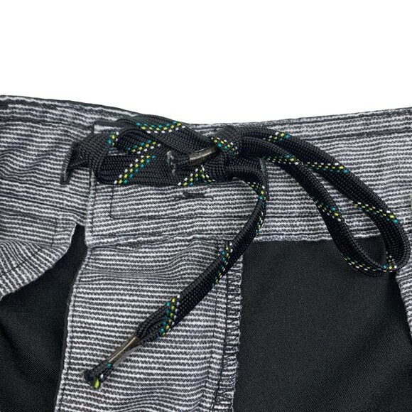 O'Neill Performance Hybrid Shorts Men's Size 30 - Picture 7 of 10